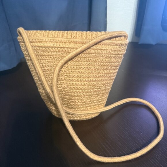 Anne Klein Red Suede Shoes Block Heels Size 7 & Red Scarf + Straw Bag Bundle - Picture 8 of 9